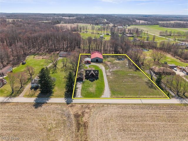 4911 Miller Road, Lowellville, OH 44436