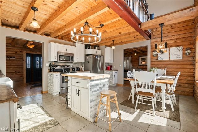 4911 Miller Road, Lowellville, OH 44436