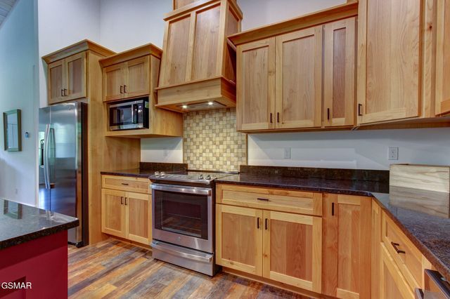 3882 Thomas Cross Road, Sevierville, TN 37876