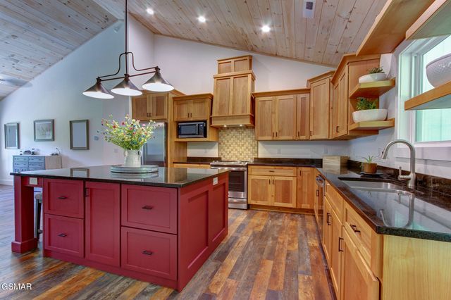 3882 Thomas Cross Road, Sevierville, TN 37876