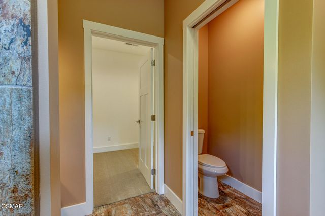 3882 Thomas Cross Road, Sevierville, TN 37876