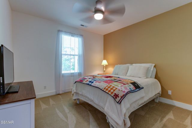 3882 Thomas Cross Road, Sevierville, TN 37876