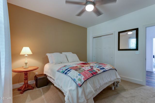 3882 Thomas Cross Road, Sevierville, TN 37876