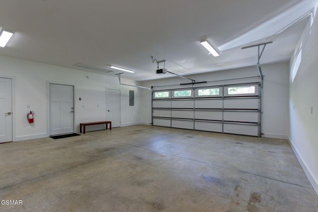 3882 Thomas Cross Road, Sevierville, TN 37876