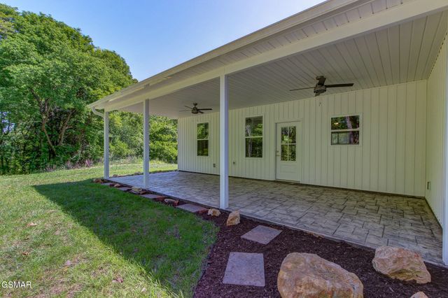 3882 Thomas Cross Road, Sevierville, TN 37876
