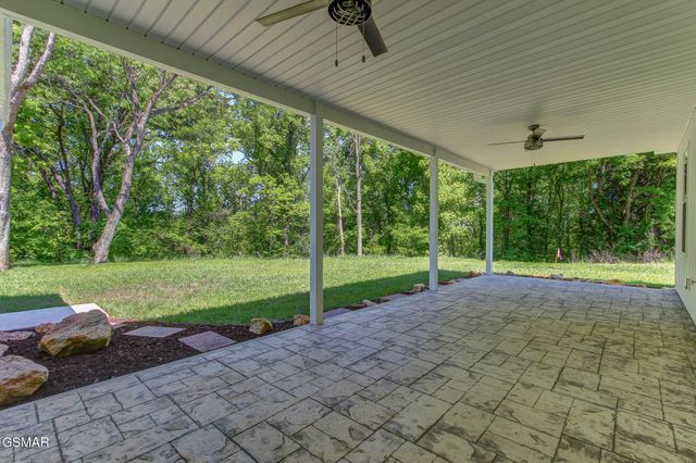 3882 Thomas Cross Road, Sevierville, TN 37876