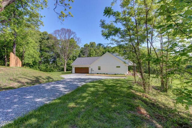 3882 Thomas Cross Road, Sevierville, TN 37876