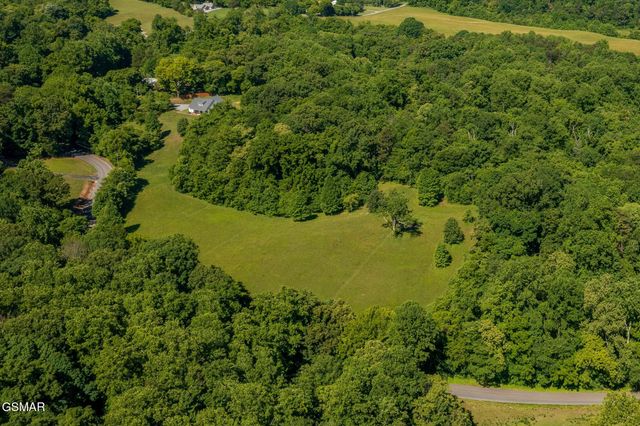 3882 Thomas Cross Road, Sevierville, TN 37876
