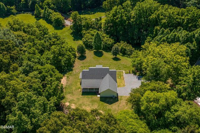 3882 Thomas Cross Road, Sevierville, TN 37876