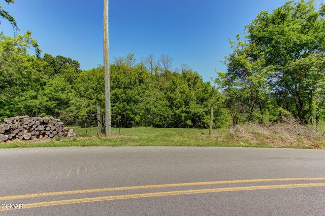 3882 Thomas Cross Road, Sevierville, TN 37876