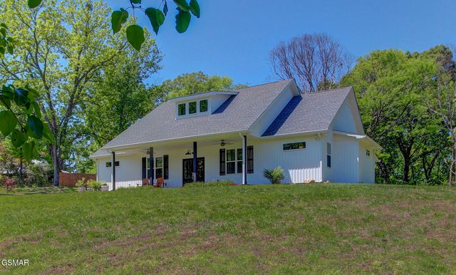 3882 Thomas Cross Road, Sevierville, TN 37876