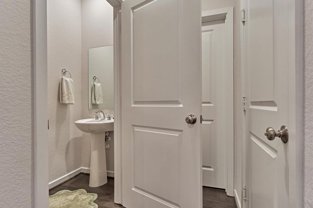 221 Christine Manor, Montgomery, TX 77316