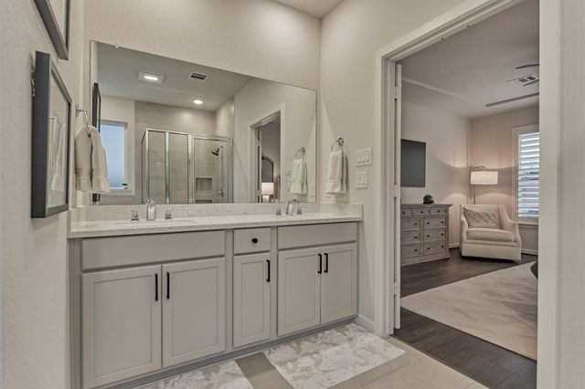 221 Christine Manor, Montgomery, TX 77316