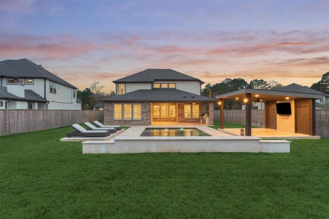 221 Christine Manor, Montgomery, TX 77316