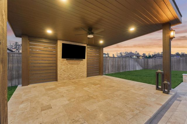 221 Christine Manor, Montgomery, TX 77316