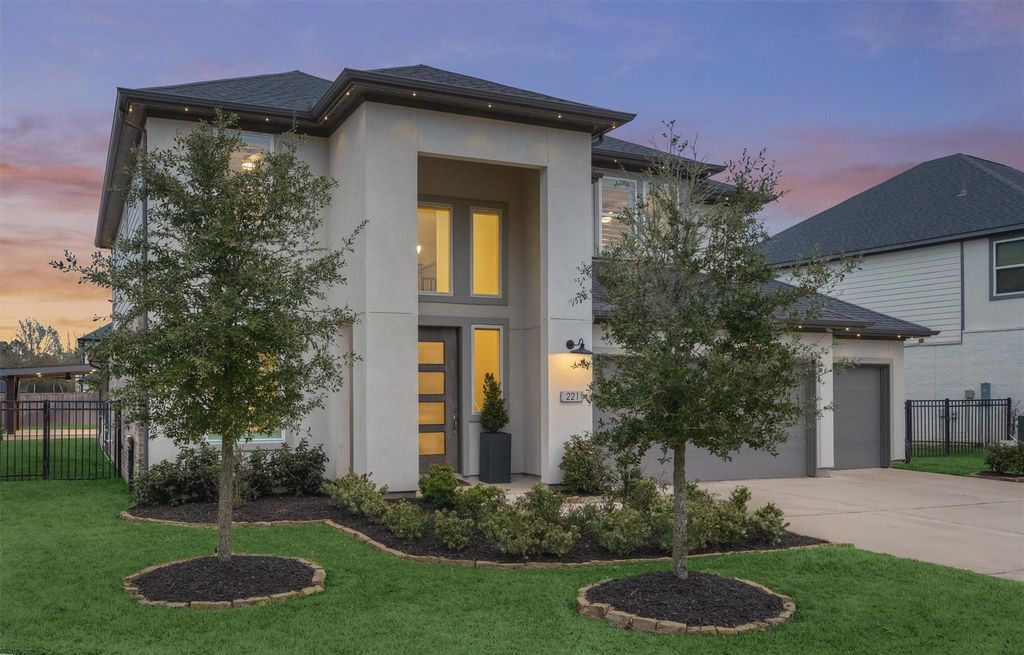 221 Christine Manor, Montgomery, TX 77316