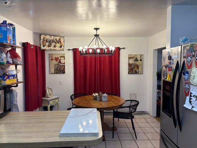 825 Palomas Drive SE, Albuquerque, NM 87108