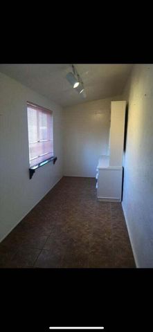 825 Palomas Drive SE, Albuquerque, NM 87108