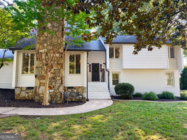 290 Saddle Lake Drive, Roswell, GA 30076