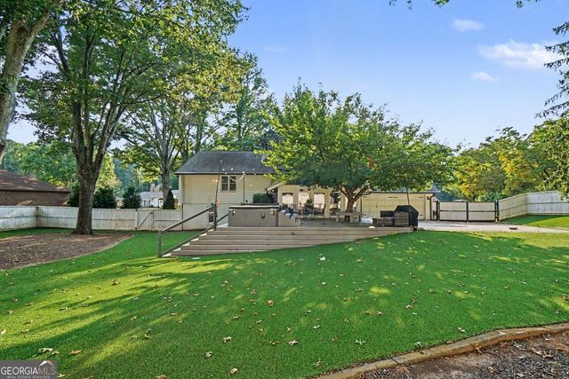 290 Saddle Lake Drive, Roswell, GA 30076