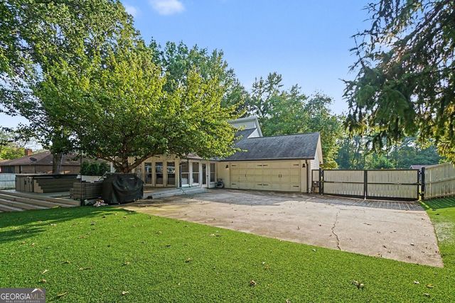 290 Saddle Lake Drive, Roswell, GA 30076