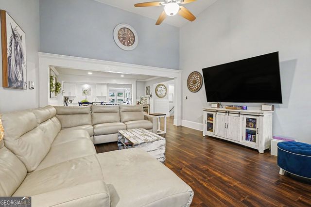 290 Saddle Lake Drive, Roswell, GA 30076