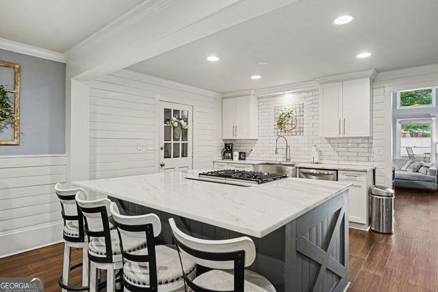 290 Saddle Lake Drive, Roswell, GA 30076