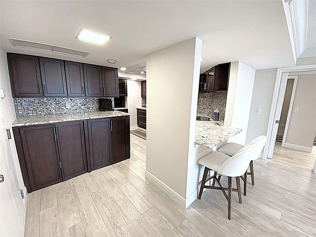 2400 Presidential Way 1104, West Palm Beach, FL 33401