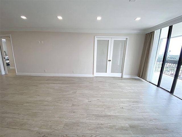 2400 Presidential Way 1104, West Palm Beach, FL 33401