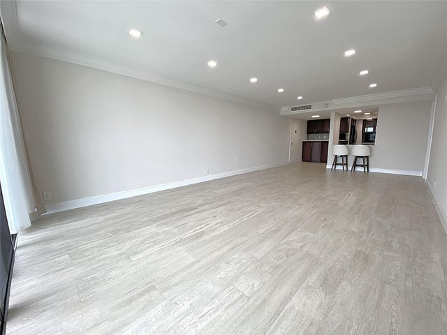 2400 Presidential Way 1104, West Palm Beach, FL 33401