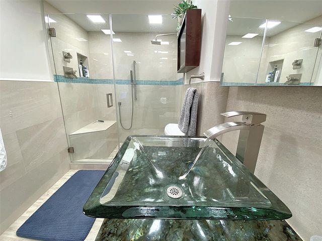 2400 Presidential Way 1104, West Palm Beach, FL 33401