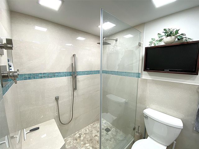 2400 Presidential Way 1104, West Palm Beach, FL 33401