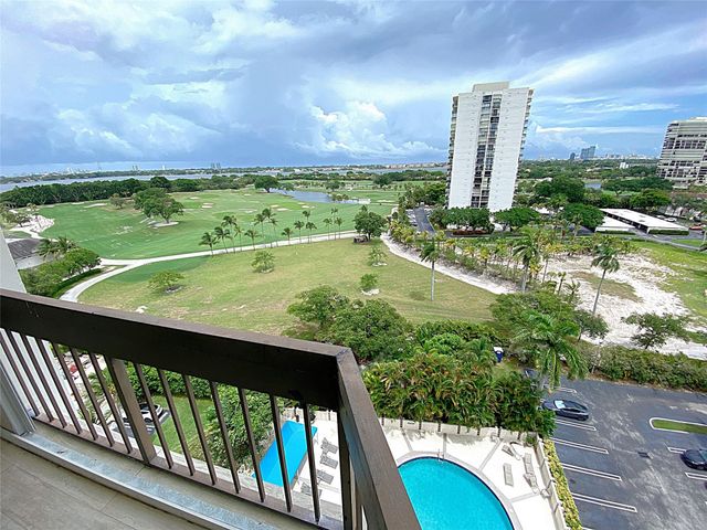 2400 Presidential Way 1104, West Palm Beach, FL 33401