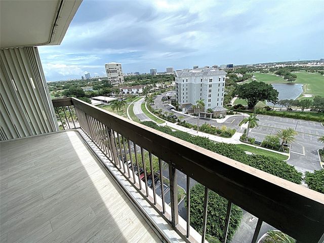 2400 Presidential Way 1104, West Palm Beach, FL 33401