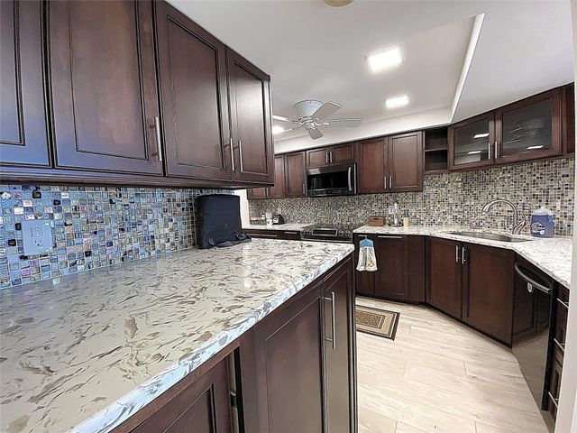 2400 Presidential Way 1104, West Palm Beach, FL 33401