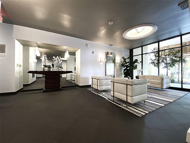 2400 Presidential Way 1104, West Palm Beach, FL 33401