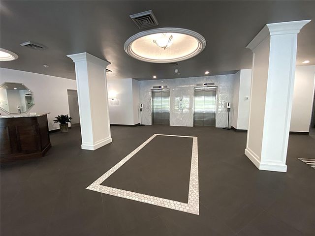 2400 Presidential Way 1104, West Palm Beach, FL 33401