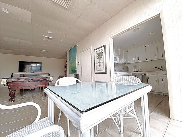 2400 Presidential Way 1104, West Palm Beach, FL 33401