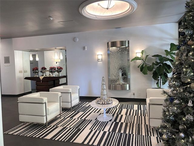 2400 Presidential Way 1104, West Palm Beach, FL 33401