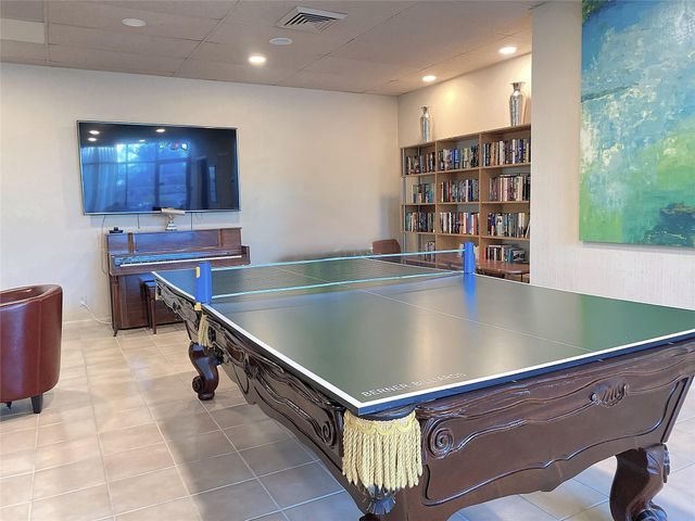 2400 Presidential Way 1104, West Palm Beach, FL 33401