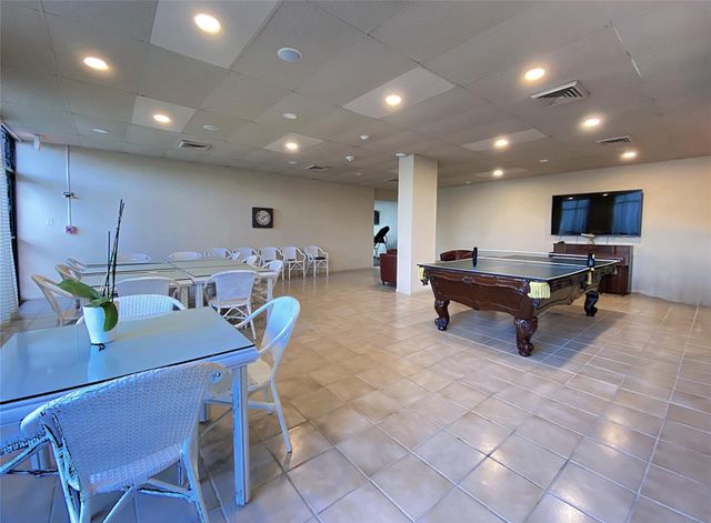 2400 Presidential Way 1104, West Palm Beach, FL 33401