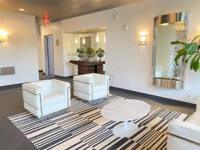 2400 Presidential Way 1104, West Palm Beach, FL 33401