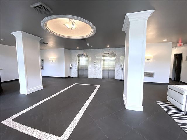 2400 Presidential Way 1104, West Palm Beach, FL 33401