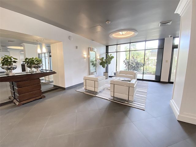 2400 Presidential Way 1104, West Palm Beach, FL 33401