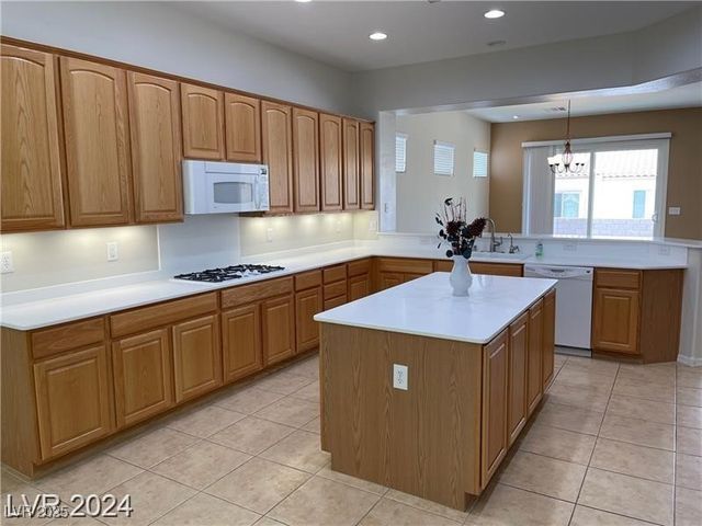 2084 Clearwater Lake Drive, Henderson, NV 89044