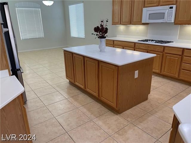 2084 Clearwater Lake Drive, Henderson, NV 89044