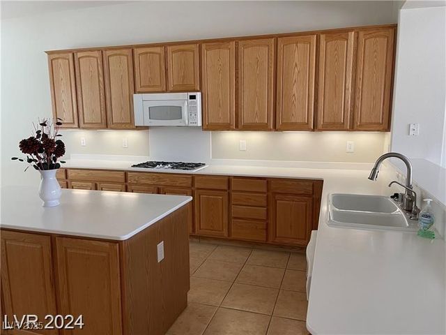 2084 Clearwater Lake Drive, Henderson, NV 89044