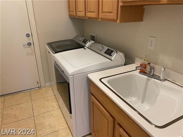 2084 Clearwater Lake Drive, Henderson, NV 89044