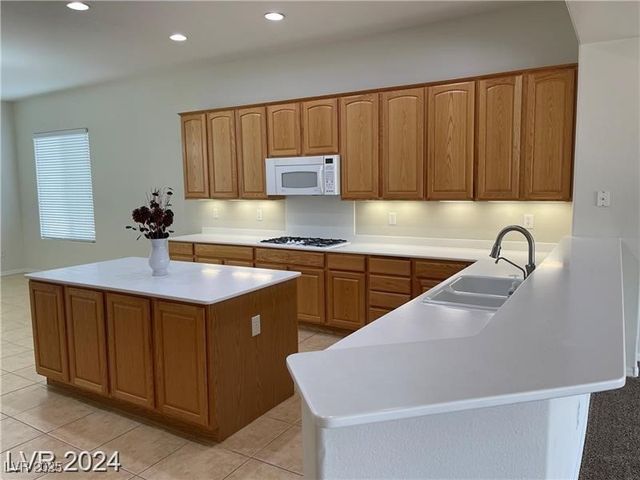 2084 Clearwater Lake Drive, Henderson, NV 89044