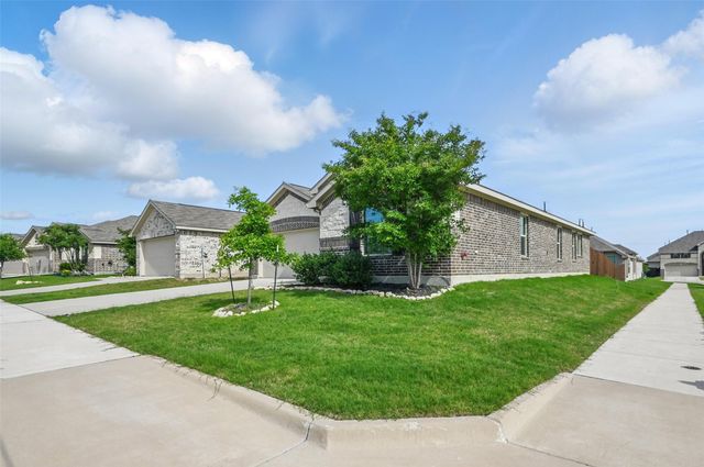 837 Amberwood Court, Fort Worth, TX 76052